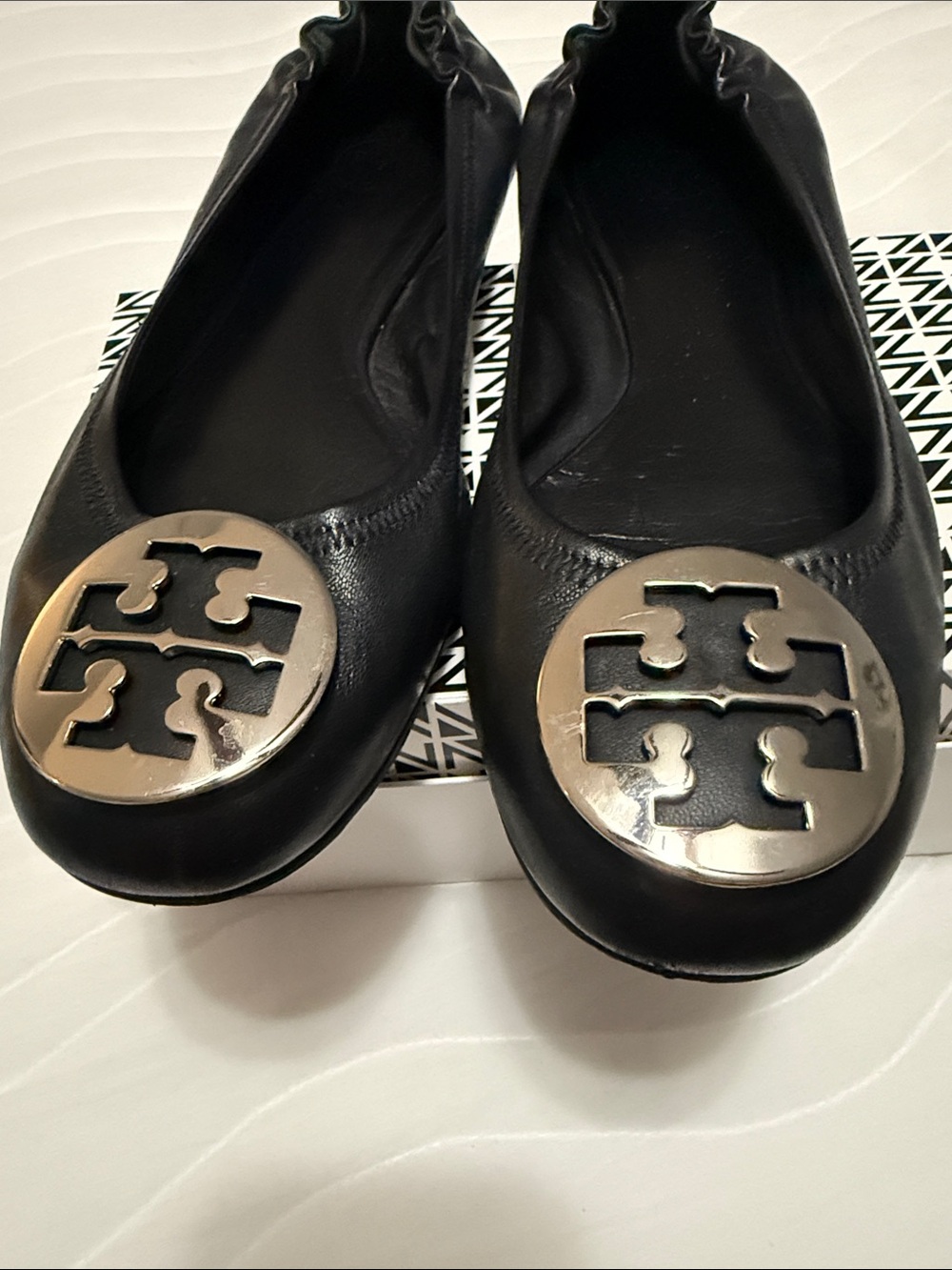 Tory Burch Black Leather Logo Ballet Flats Size 9.5 - Picture 3 of 8